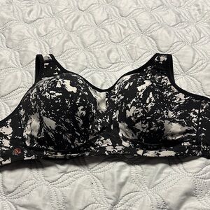 Livi Active Underwire Convertible Sports Bra